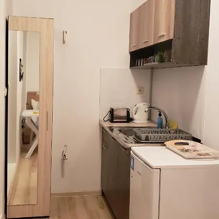 Aphrodite Gardens Studio B201 Apartament *