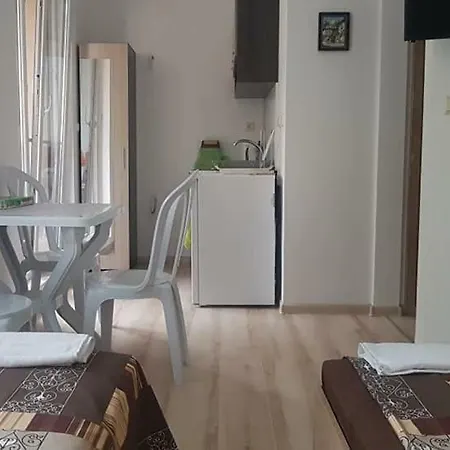 Aphrodite Gardens Studio B201 Apartament *