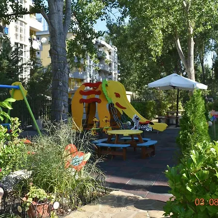 Aphrodite Gardens Apartments *